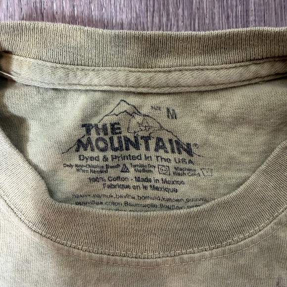Vintage The Mountain Graphic T-Shirt Western Horse Eagle Faded USA Made Men’s M - Picture 3 of 6